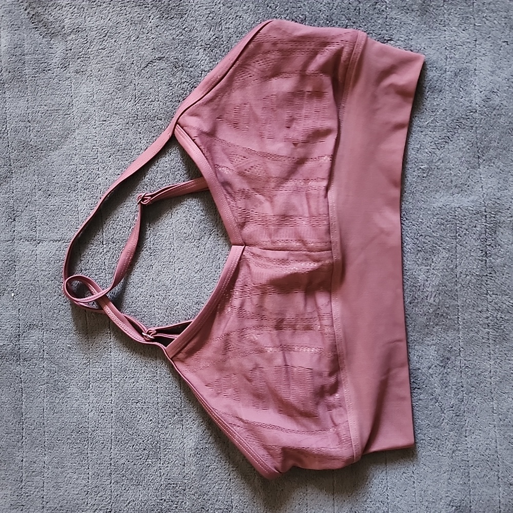 Alo yoga sports bra